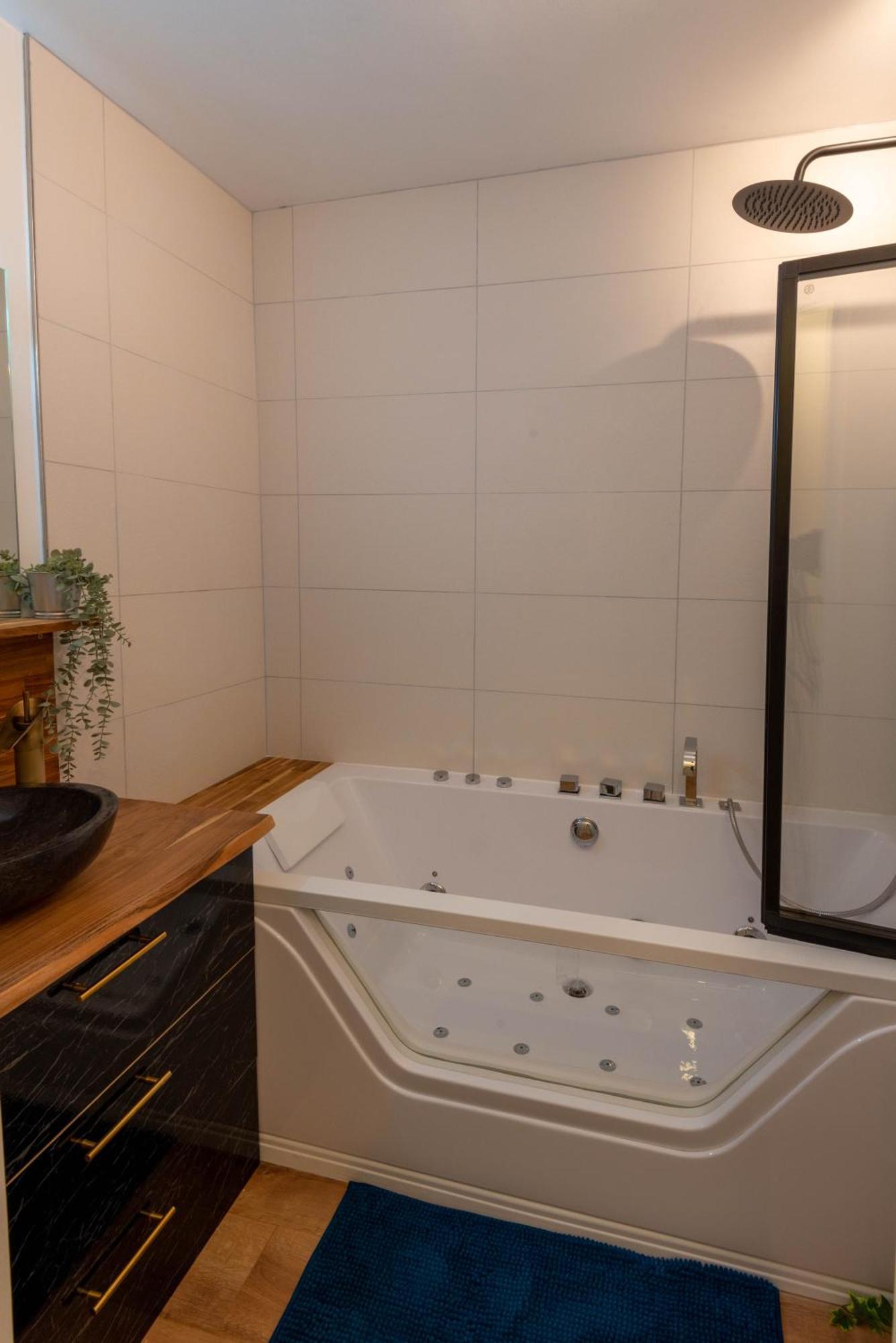 Balneo & Sauna, Sejour Detente Aux Teinturiers - Metro Charpennes - Garage Villeurbanne Eksteriør bilde